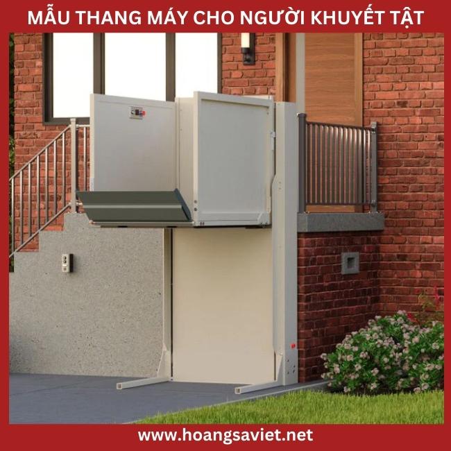 Compact elevator model for the disabled