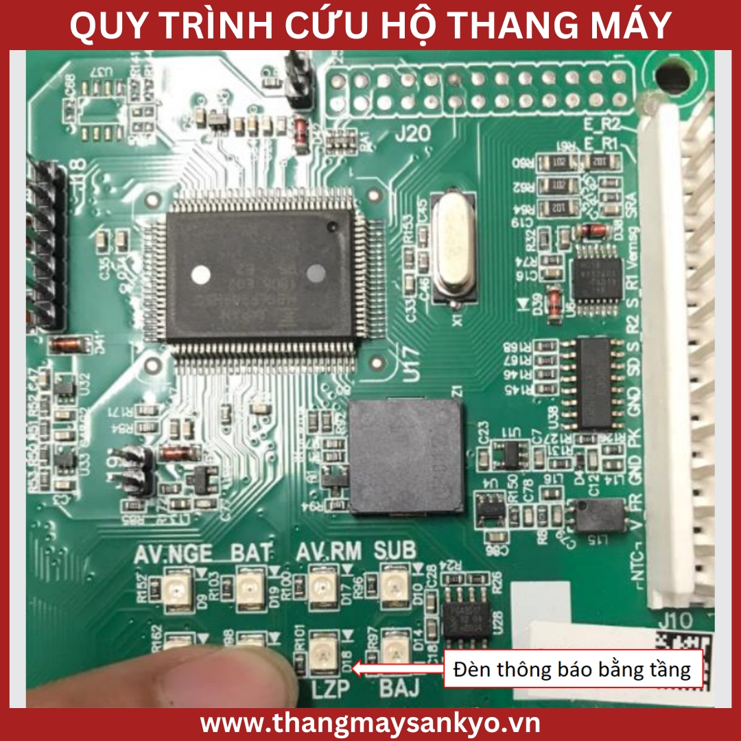 Nếu đèn LZP sáng, có thể tiến hành mở cửa tầng, đưa người bị kẹt ra ngoài